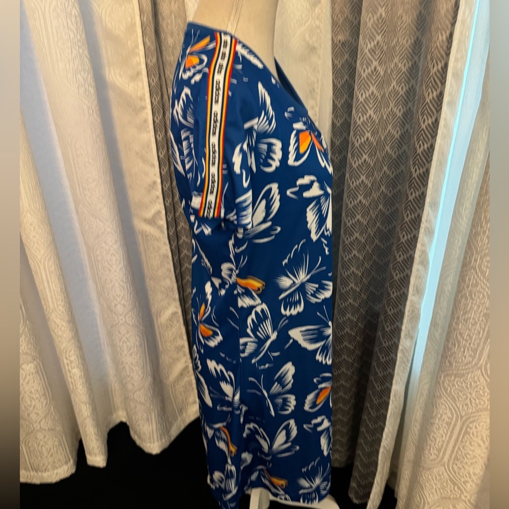 Never worn, size medium Adidas dress.